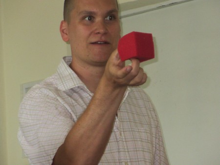 Labdákból kocka???